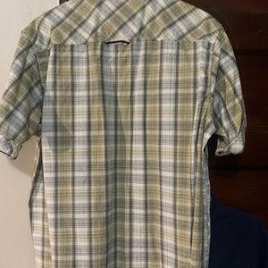 Short sleeve button up